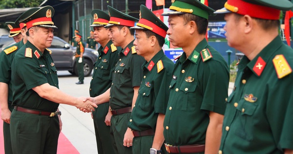 Đại tướng Nguyễn Trọng Nghĩa làm việc với nhiều đơn vị tại Đà Nẵng