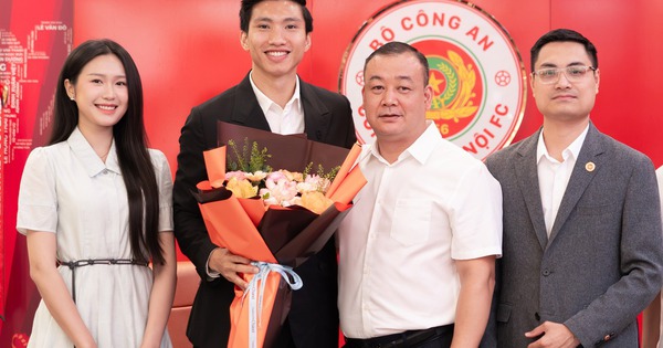 Đoàn Văn Hậu nhận "lót tay" khủng khi gia hạn hợp đồng với CLB CAHN