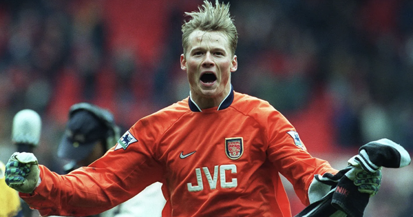 Cựu thủ môn Arsenal và Liverpool tử nạn giao thông