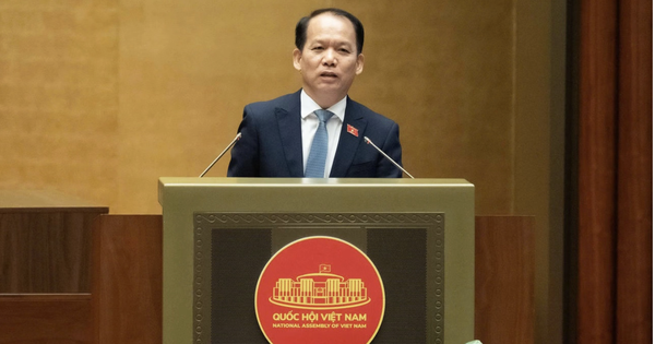 Vì sao giấy khai sinh, chứng nhận kết hôn phải do lãnh đạo UBND cấp xã ký mà không được ủy quyền?