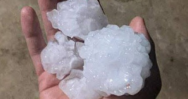 VIDEO: Mưa đá to bằng nắm tay, nhiều tài sản, nhà dân bị hư hỏng