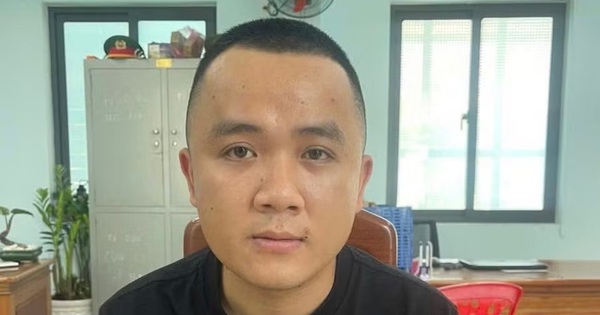 Táo tợn dùng xe bán tải vào xưởng trộm gỗ ở Gia Lai