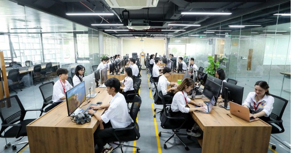 Người trẻ cần chuẩn bị gì cho nghề nghiệp trong thời đại trí tuệ nhân tạo?