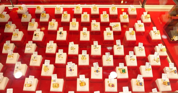 Sáng 16-4, giá vàng miếng SJC, vàng nhẫn giảm tiếp