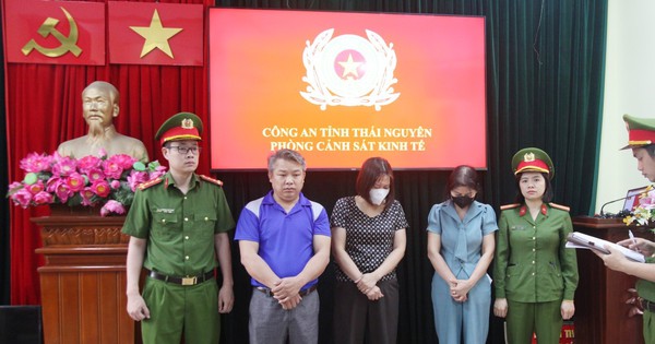 Một cựu hiệu trưởng bị bắt