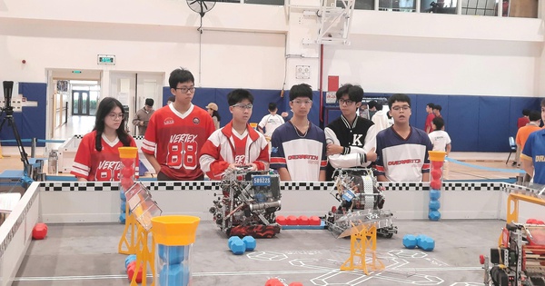 3 đội Robotics LSTS của Việt Nam chinh phục VEX World Championship 2026