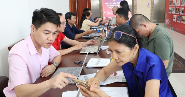 TPHCM: "Cầm tay chỉ việc" người dân thủ tục đăng ký hộ kinh doanh