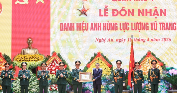 Thủ tướng Lê Minh Hưng trao danh hiệu Anh hùng Lực lượng vũ trang nhân dân tặng Quân khu 4