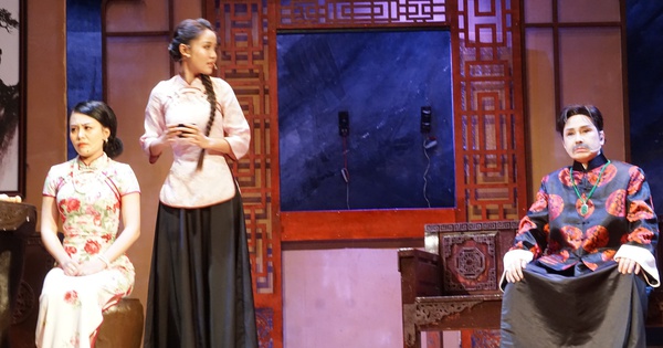 NSƯT Vũ Luân thăng hoa cảm xúc cùng dàn nghệ sĩ trẻ trong vở "Lôi Vũ"