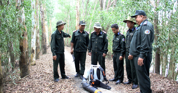 Dồn sức giữ rừng trong mùa khô