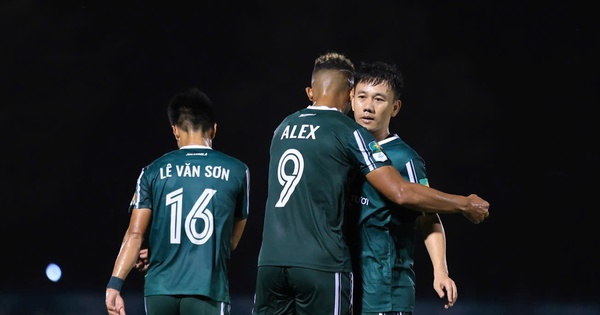 Minh Vương toả sáng, Đồng Nai huỷ diệt Quảng Ninh 3-0