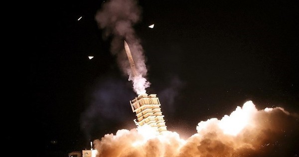 Chiến sự Trung Đông ngày 2-4: Iran phủ "lều lửa" lên Israel, Viện Pasteur Tehran thành đống đổ nát
