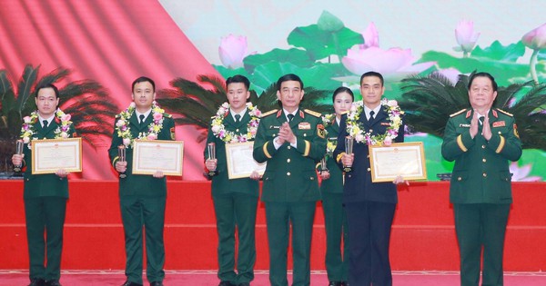 Tôn vinh 90 gương mặt trẻ tiêu biểu, triển vọng toàn quân