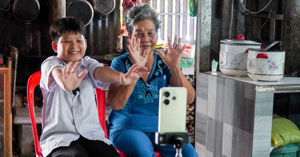 Chàng trai tí hon và lời hứa với bà nội: 