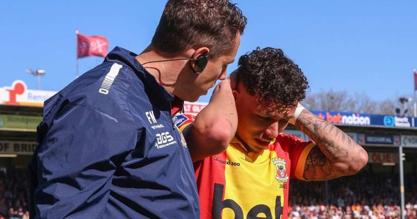 Nhiều chân sút nhập tịch Indonesia bị các CLB Hà Lan dừng thi đấu và cấm tập luyện