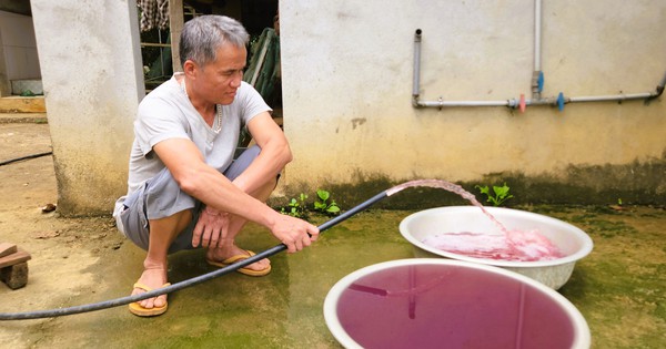 Nhà máy xả thải khiến nước giếng khoan đổi màu tím bất thường bị tạm dừng hoạt động