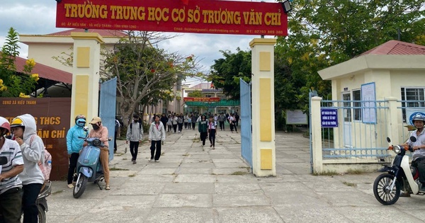 17 học sinh đồng loạt "tố" bị giáo viên... tác động vật lý