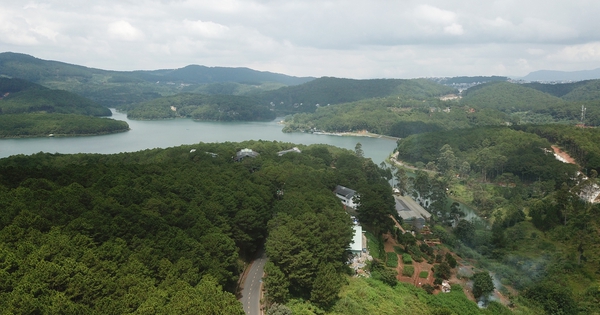 Lâm Đồng: Phát hiện thi thể nam giới, có hình xăm gần hồ Tuyền Lâm