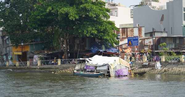TPHCM: Sạt lở bờ sông, kênh rạch ảnh hưởng hàng trăm hộ dân