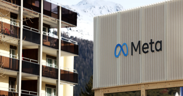 Vì đâu công ty mẹ Facebook chuẩn bị sa thải 8.000 người?