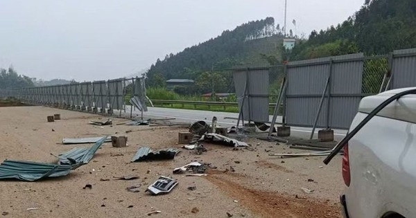 Thiếu tá công an tử vong khi ô tô tông vào rào chắn trên cao tốc