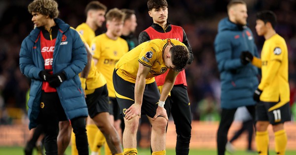 Đội bóng đầu tiên “bật bãi” khỏi Ngoại hạng Anh