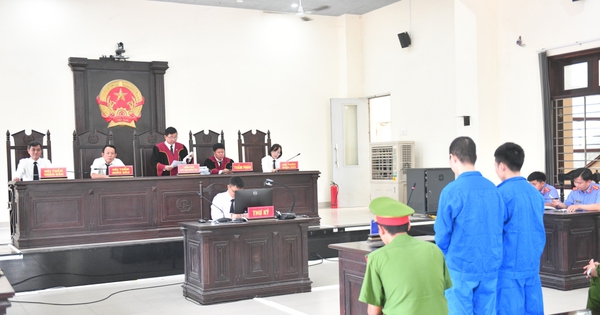 Cay cú vì bị cho là “nhìn đểu”, hai người chém đối phương lãnh 12 năm tù