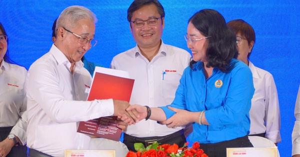 Báo Người Lao Động ký kết với LĐLĐ TPHCM: Đẩy mạnh chuyển đổi số, chăm lo người lao động