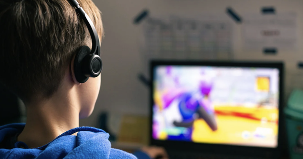 Cảnh báo nóng sau vụ thiếu niên tử vong vì "cày" game xuyên đêm