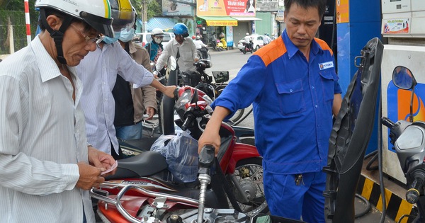 Giá xăng dầu tiếp tục giảm, dầu diesel giảm tới 3.185 đồng/lít