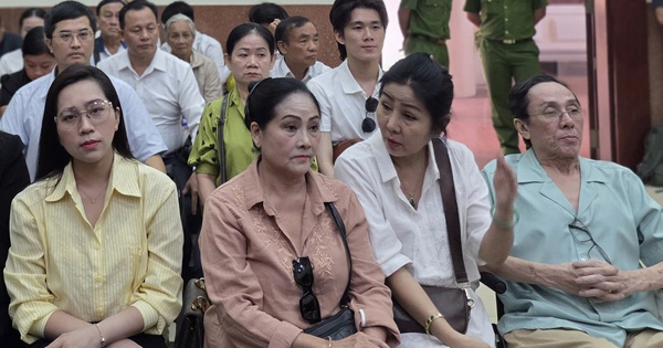 VIDEO: Hồng Phượng nói muốn làm sáng tỏ các giấy tờ hộ tịch liên quan Hồng Loan