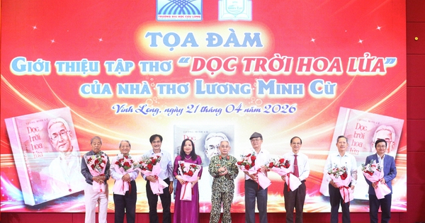 Tọa đàm giới thiệu tập thơ “Dọc trời hoa lửa” của nhà thơ Lương Minh Cừ