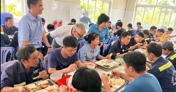 Bữa cơm công đoàn gắn kết người lao động
