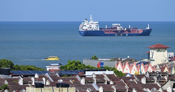 Tranh luận việc thu phí qua eo biển Malacca