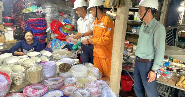 Điện mùa nắng nóng: Người dân chia sẻ với ngành điện