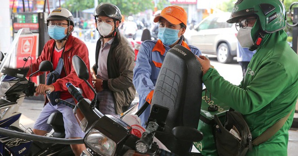 Giá xăng dầu tiếp tục giảm, dầu diesel giảm 1.159 đồng/lít