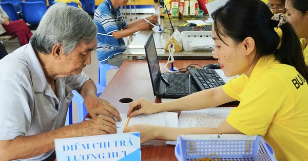 Lương hưu: Phải "sống được” chứ không chỉ “cầm cự”