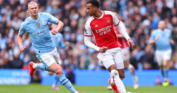 Man City tăng tốc về đích