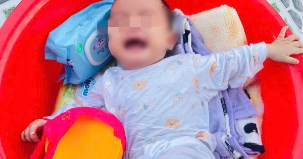 Sáng sớm phát hiện bé gái 6 tháng tuổi bị bỏ rơi trước nhà dân ở TP HCM