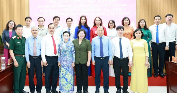 Xây dựng Đảng vững mạnh trong kỷ nguyên số (*): Tạo "lá chắn" tư tưởng trong cán bộ, đảng viên