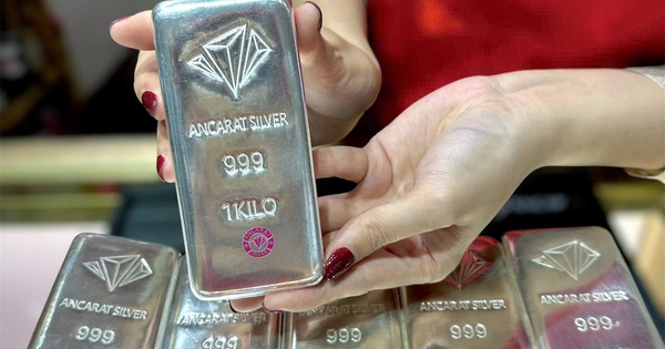 Giá bạc hôm nay 24 - 4: Trung Quốc nhập khẩu bạc cao nhất lịch sử