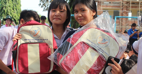 Ấm áp “Hoa Nhân ái 2026” nơi biên giới