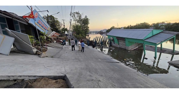 Sạt lở nghiêm trọng ở Cà Mau khiến tài sản hơn 3 tỉ đồng bị kéo xuống sông