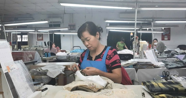 Tăng lương hưu: Chưa vơi nỗi lo cơm áo!