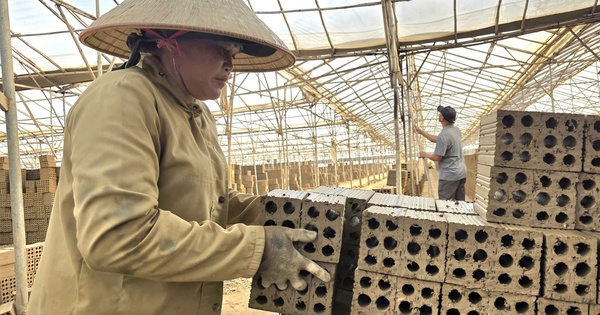 Hàng ngàn công nhân Đắk Lắk lo mất việc vì lò gạch phải chuyển đổi công nghệ