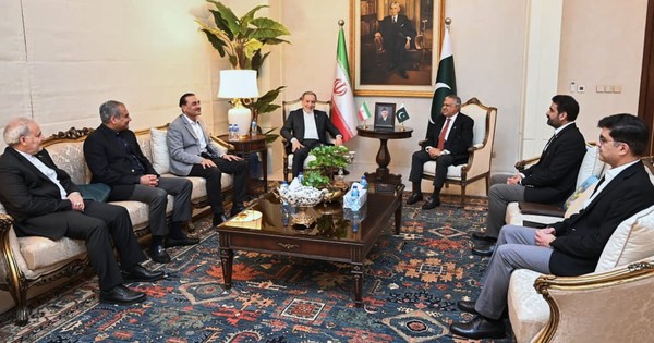 Mỹ gây áp lực kinh tế lên Iran