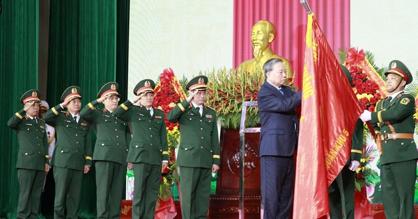 Tổng Bí thư, Chủ tịch nước Tô Lâm trao danh hiệu Anh hùng lực lượng vũ trang nhân dân cho Quân khu 5