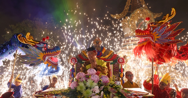 Lễ hội ánh sáng 3D mapping cầu nguyện hòa bình tại Bảo tháp Mandala Tây Thiên