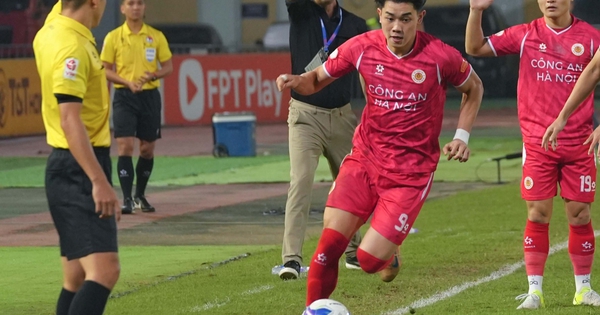 Đình Bắc toả sáng với cú hat-trick ở vòng 20 V-League