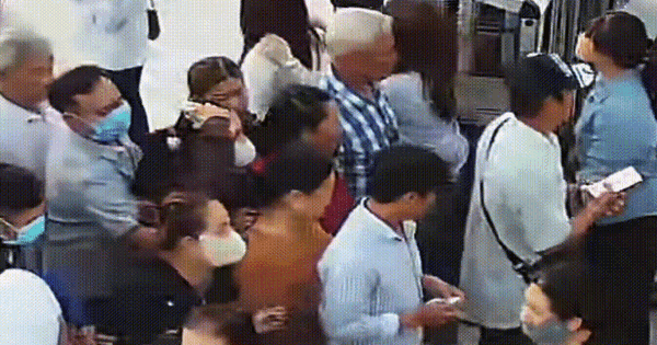 VIDEO: Truy tìm 7 đối tượng trong vụ cướp giật tài sản tại Liên Hoa Bảo Tháp